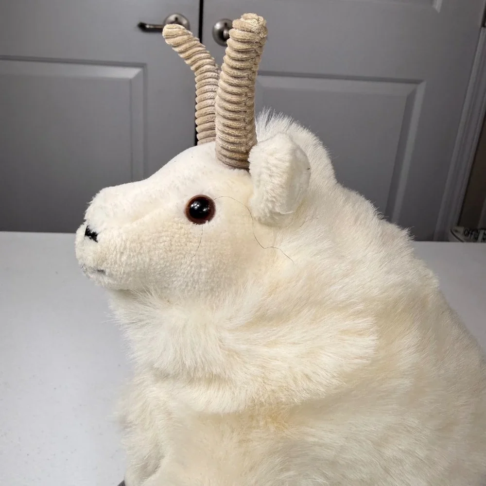 Vintage Dakin Mountain Goat Plush White Ram Stuffed Animal Realistic 10